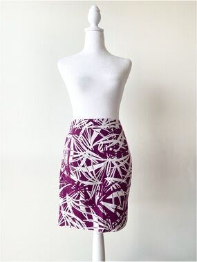 Ann Taylor LOFT White and Purple Print Pencil Skirt Size 2P